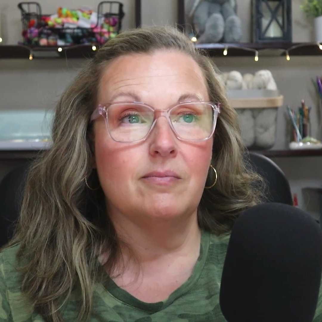 Angela J Holden Headshot